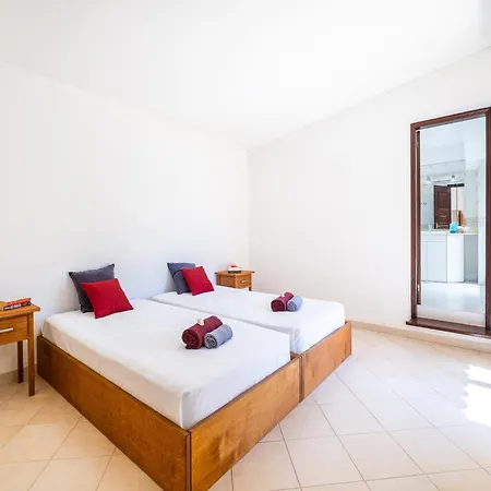 Villa In Albufeira With Private Pool And Garden Vila Albufeira