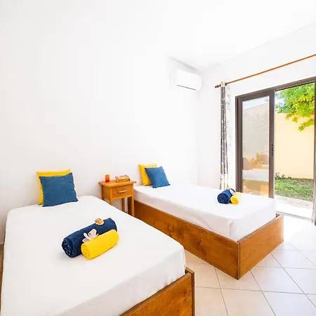 Villa In Albufeira With Private Pool And Garden Vila