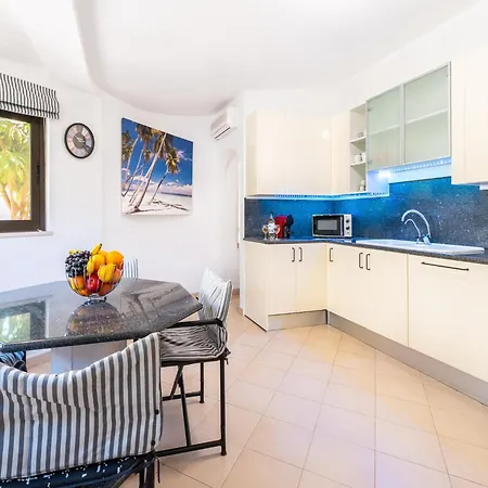 Villa In Albufeira With Private Pool And Garden Vila *