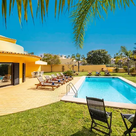 Villa In Albufeira With Private Pool And Garden * Албуфейра