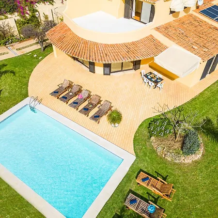 Villa In Albufeira With Private Pool And Garden Вилла